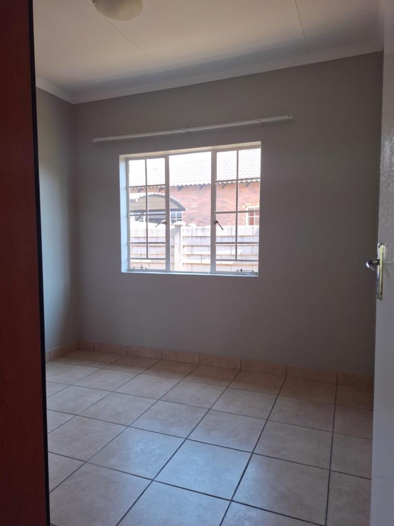 To Let 3 Bedroom Property for Rent in Waterval East North West
